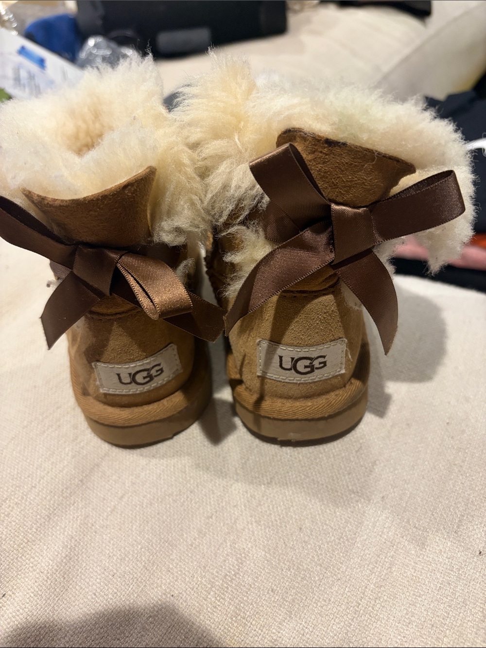 ugg satin ribbon back camel girls sz us 13